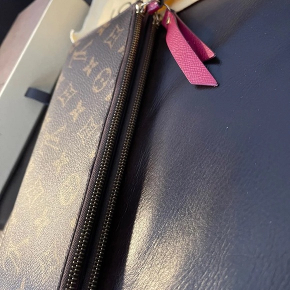SOLD!!!Authentic Louis Vuitton Adele Wallet - Picture 3 of 9